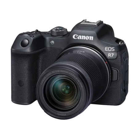 CANON EOS R7 + RF-S 18-150